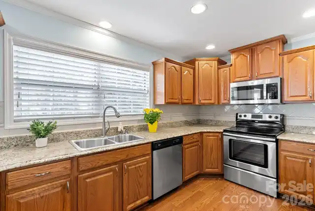 Listing Photo 10