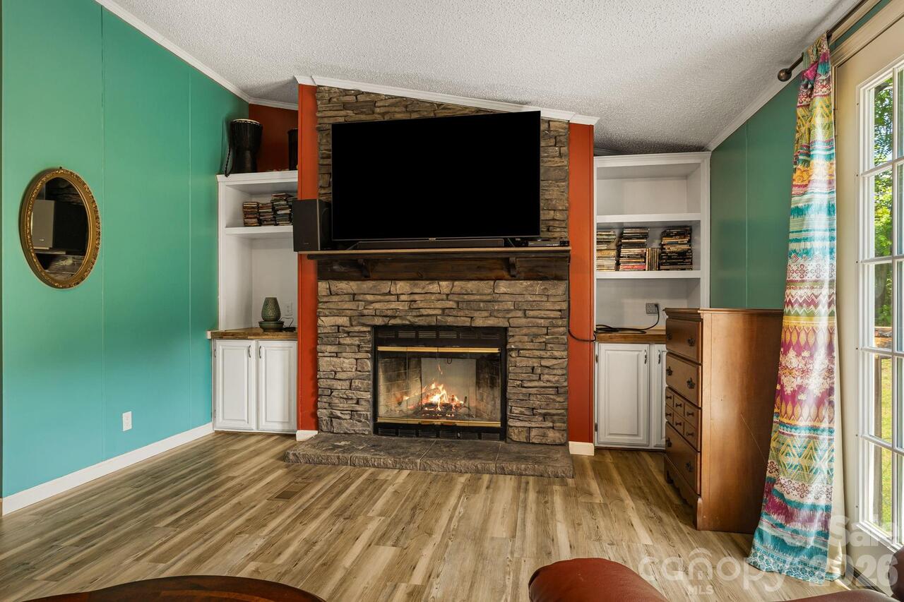 Listing Photo 8