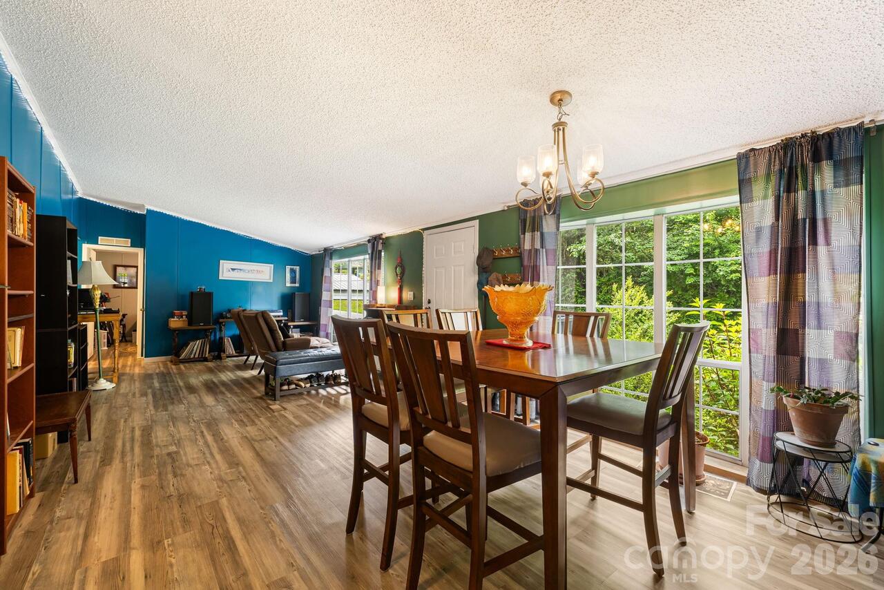 Listing Photo 11
