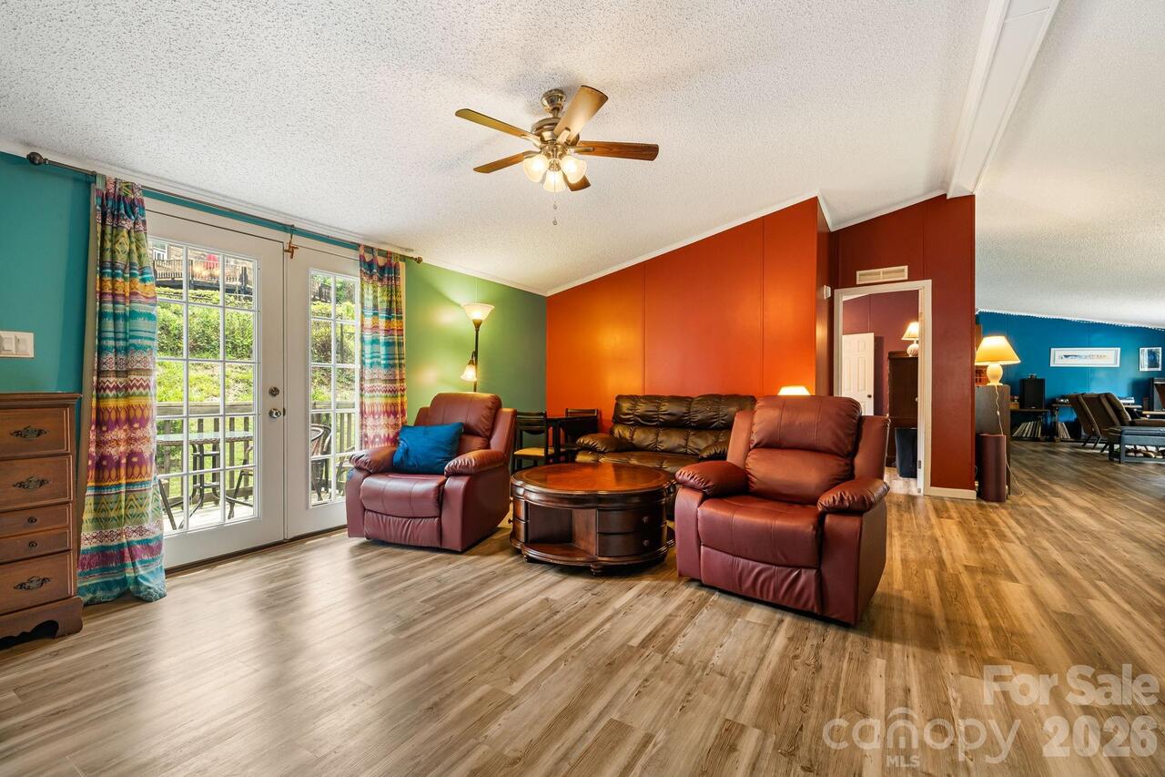 Listing Photo 15