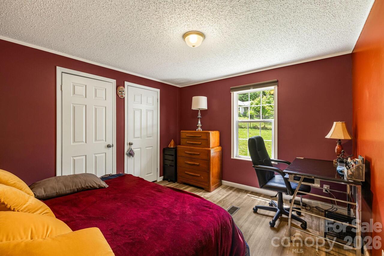 Listing Photo 28