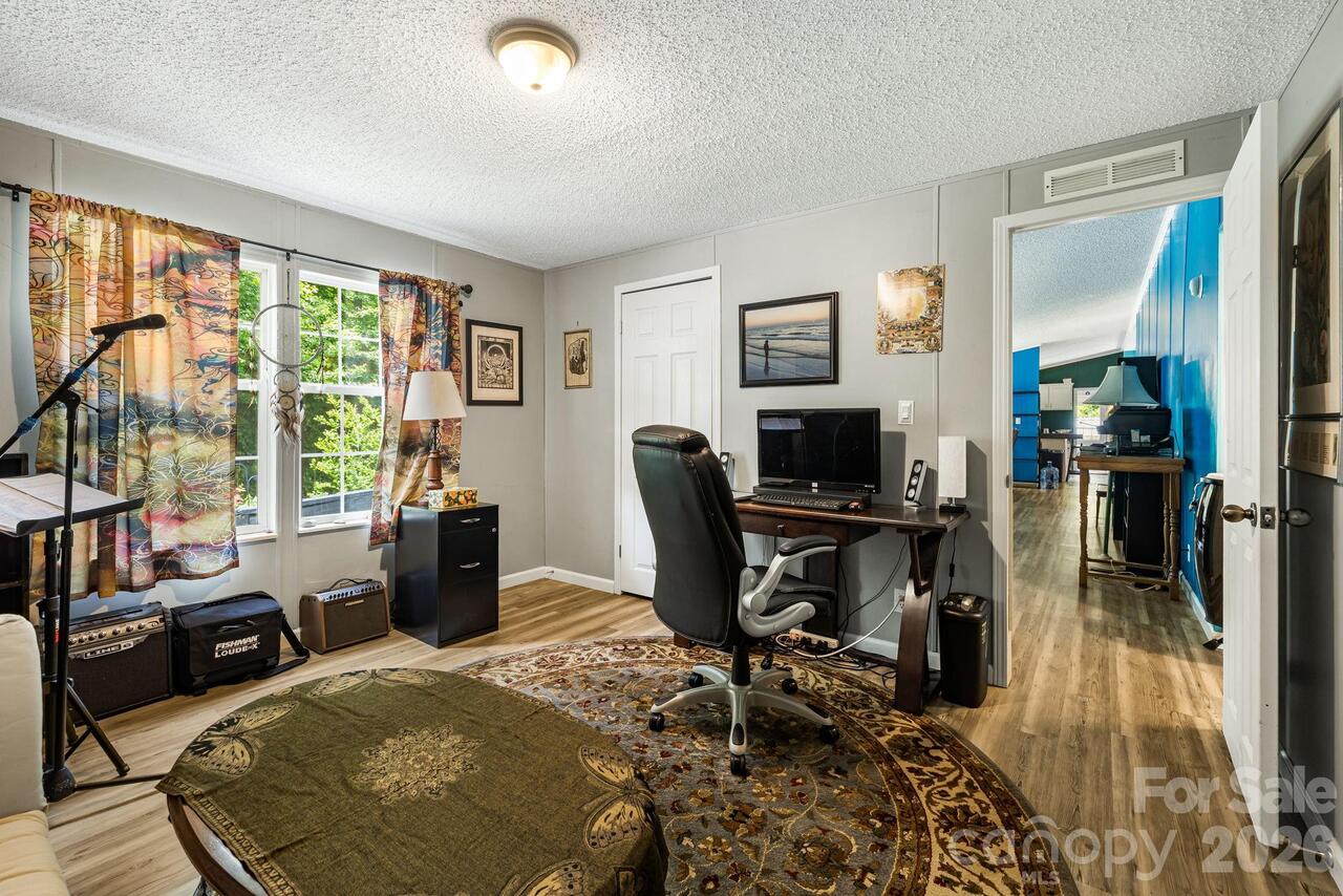 Listing Photo 32