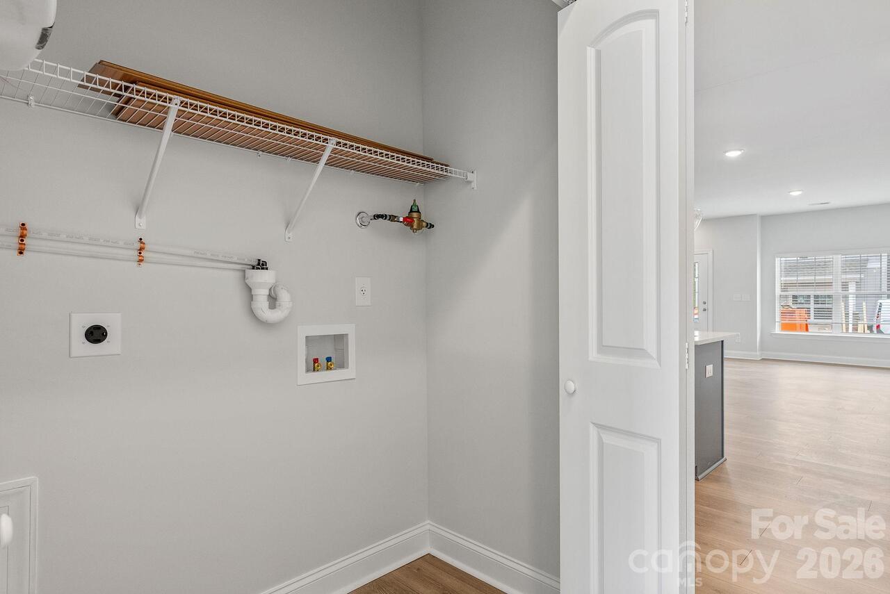 Listing Photo 12