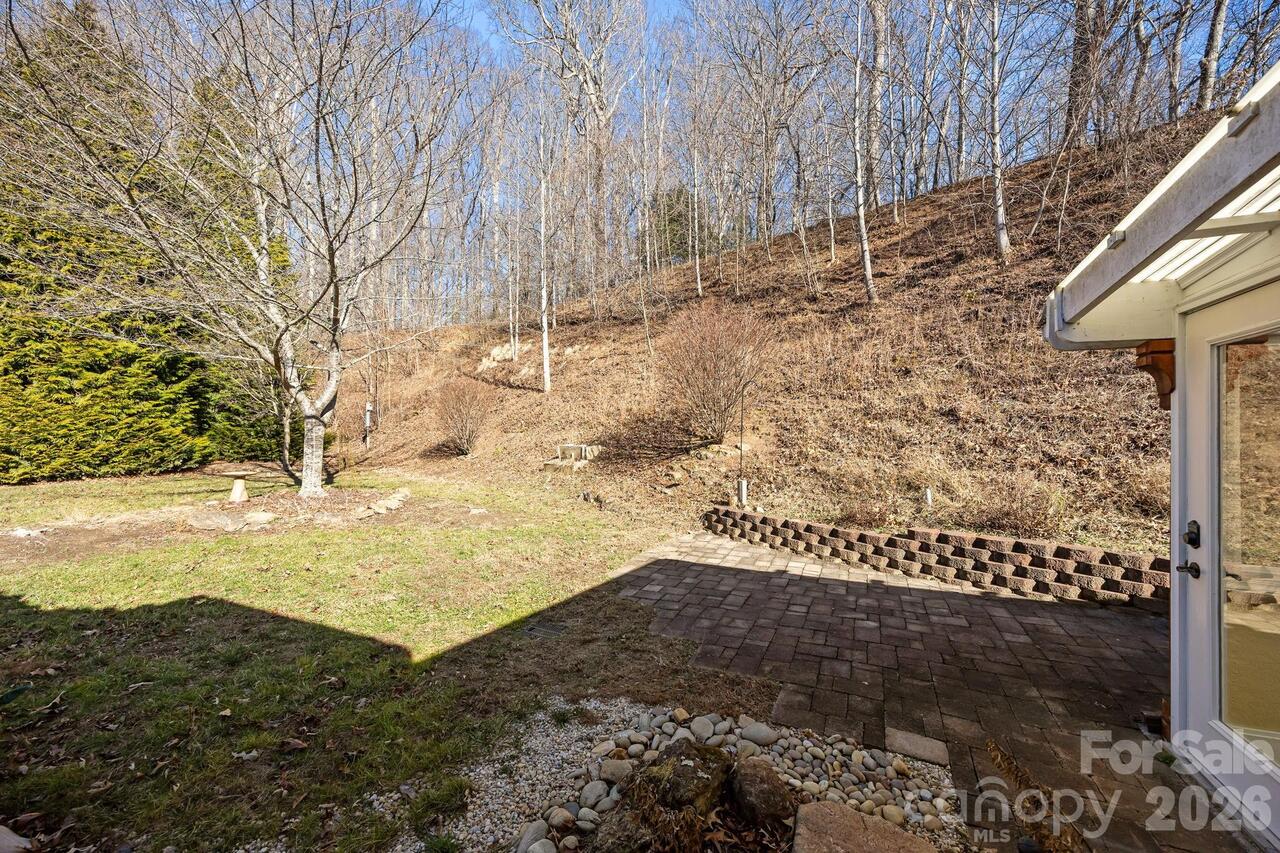 Listing Photo 10