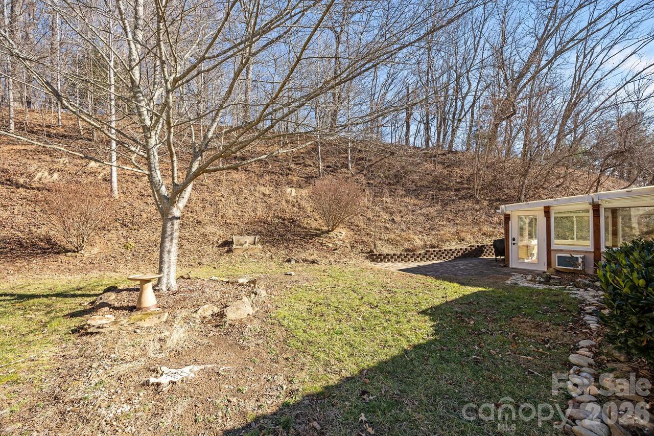 Listing Photo 11