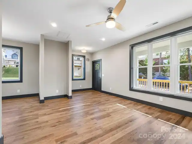 Listing Photo 7