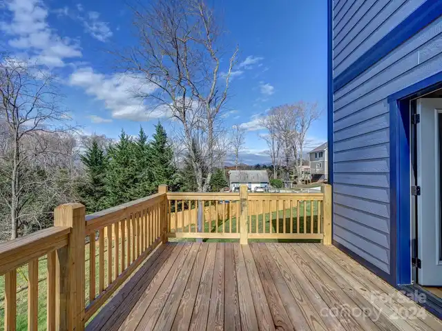 Listing Photo 15