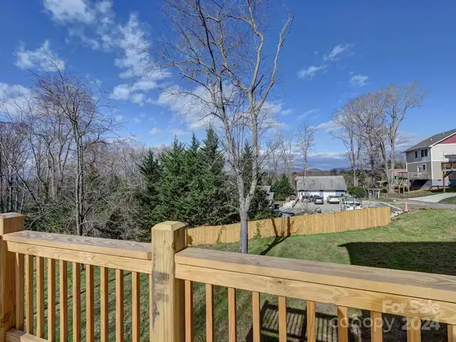 Listing Photo 16