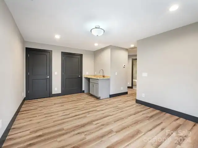 Listing Photo 31