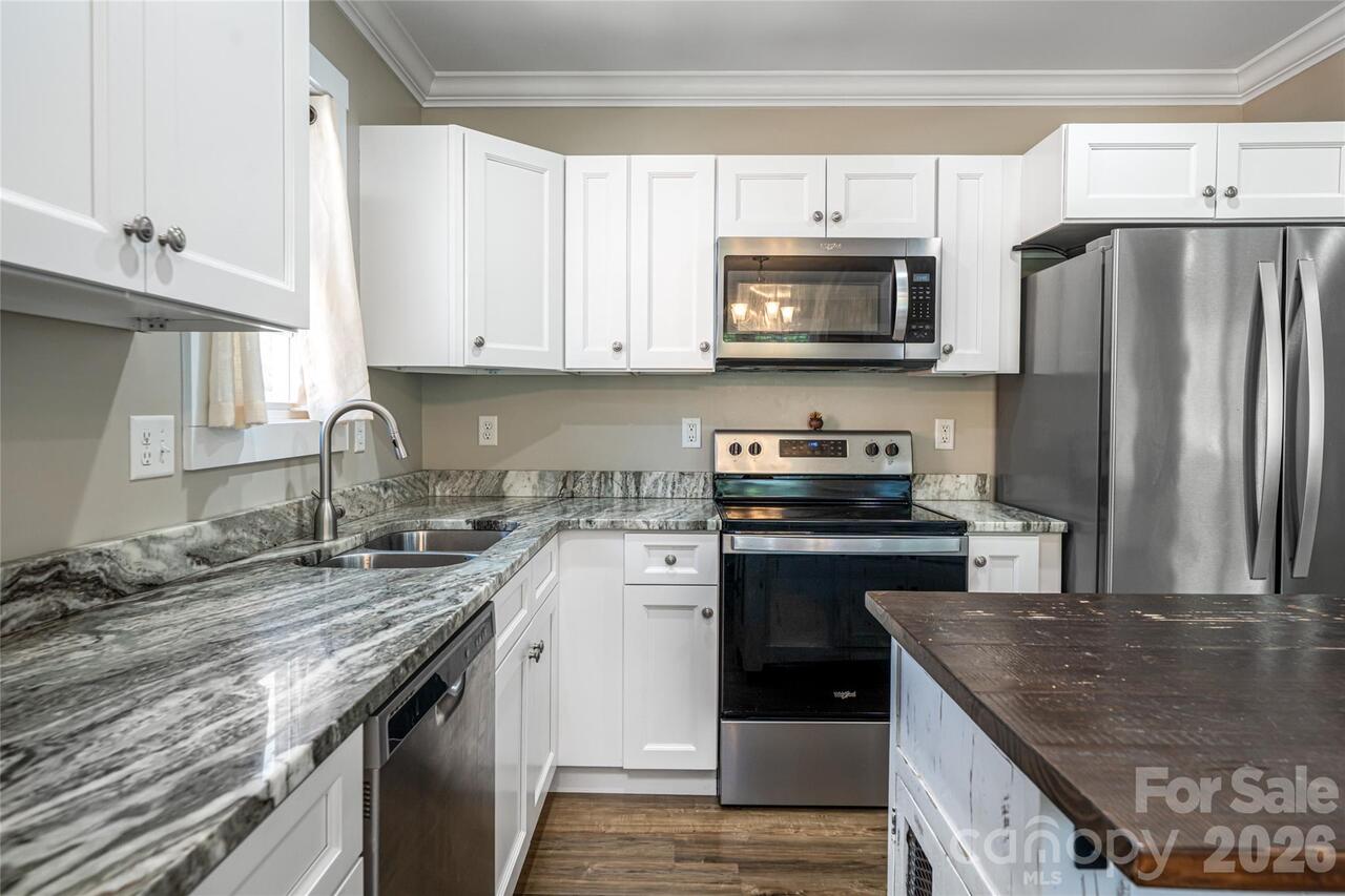 Listing Photo 9