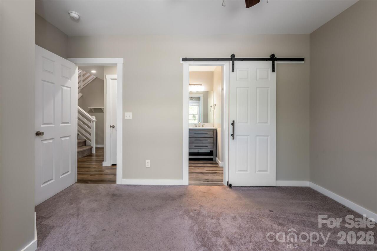 Listing Photo 8