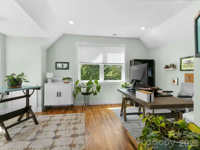 Listing Photo 21