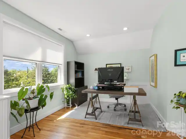 Listing Photo 22