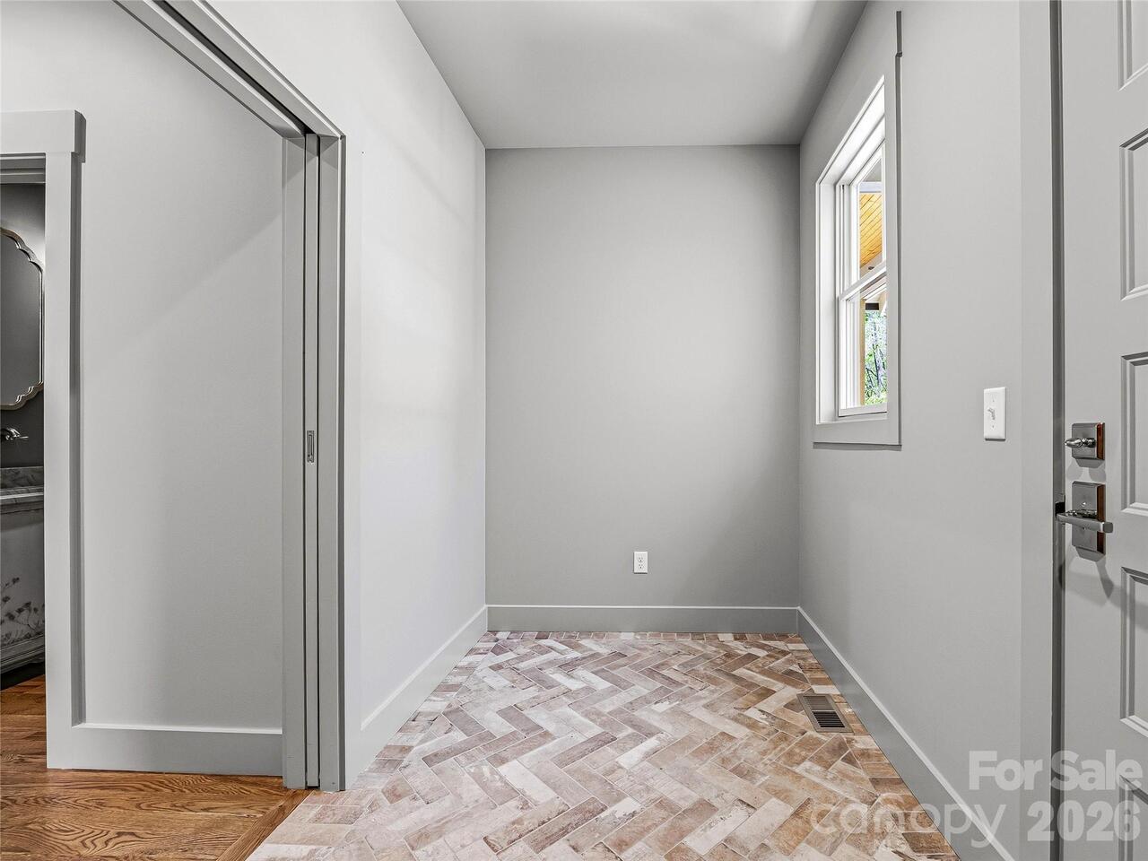 Listing Photo 17