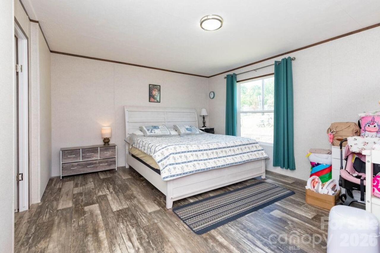 Listing Photo 15