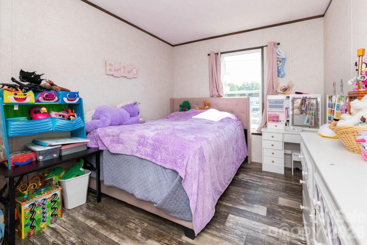 Listing Photo 18