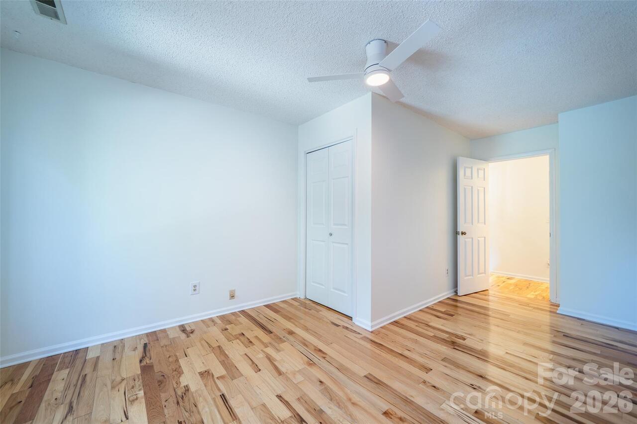 Listing Photo 14