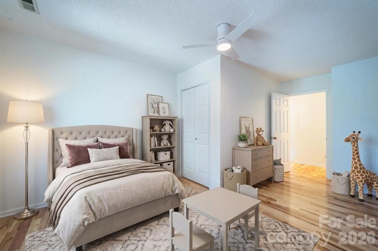 Listing Photo 16