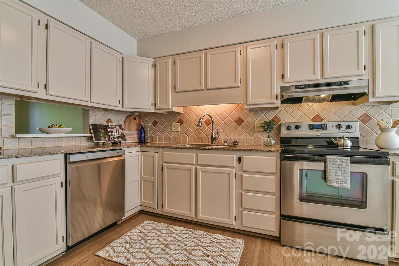 Listing Photo 8