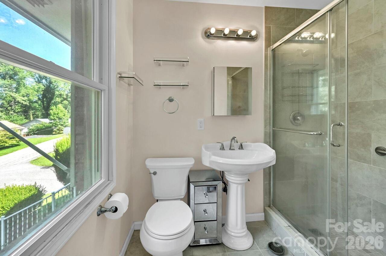 Listing Photo 16