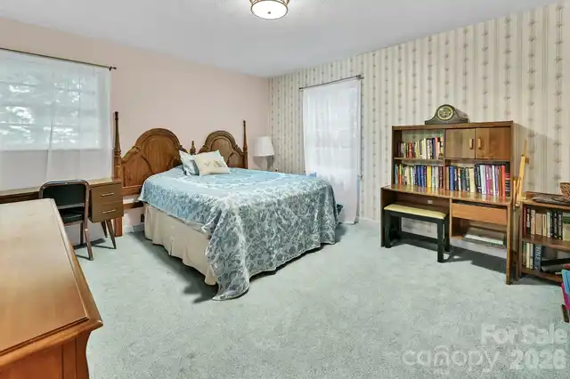 Listing Photo 17