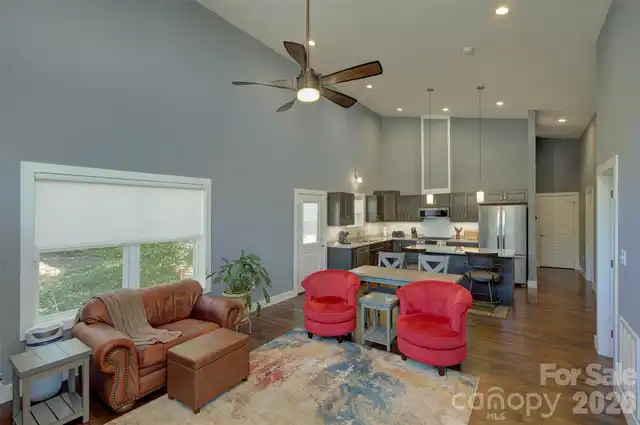 Listing Photo 6