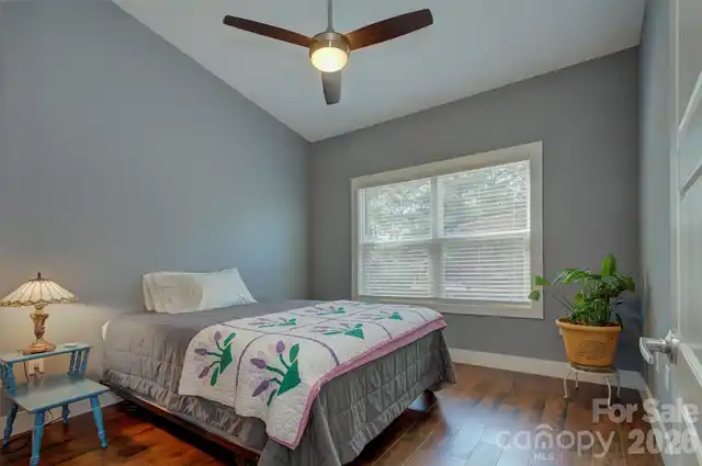 Listing Photo 22