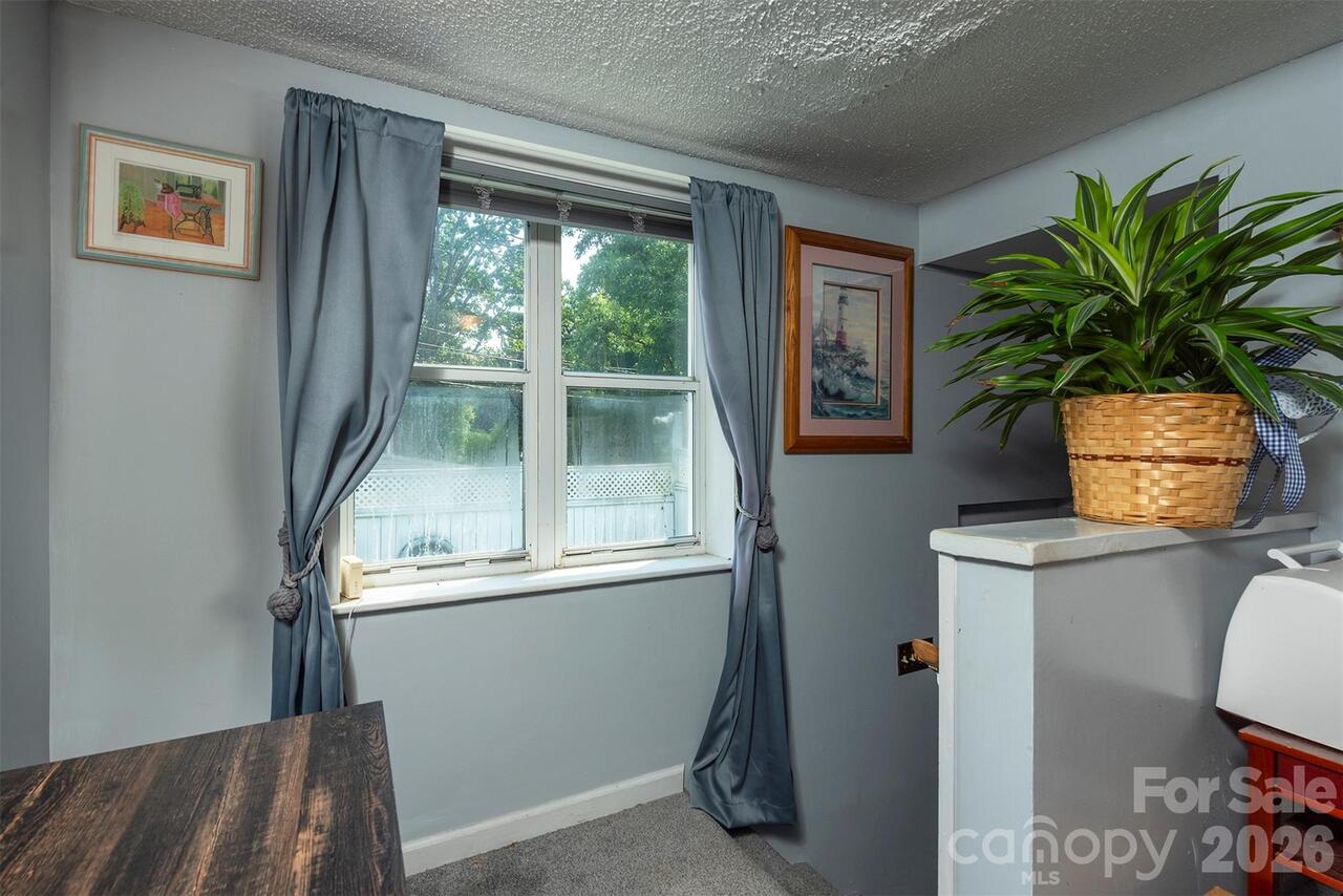 Listing Photo 7