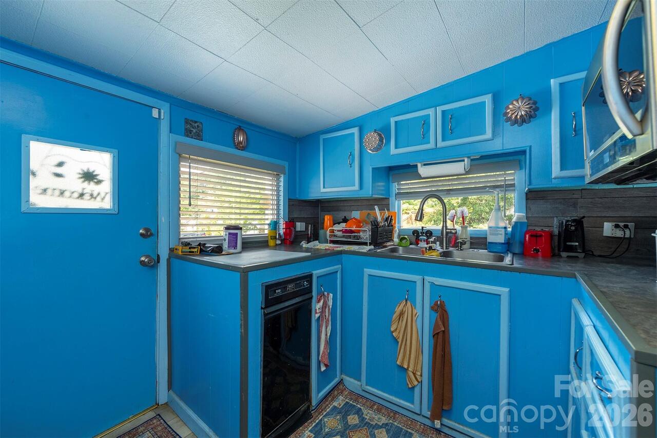 Listing Photo 8