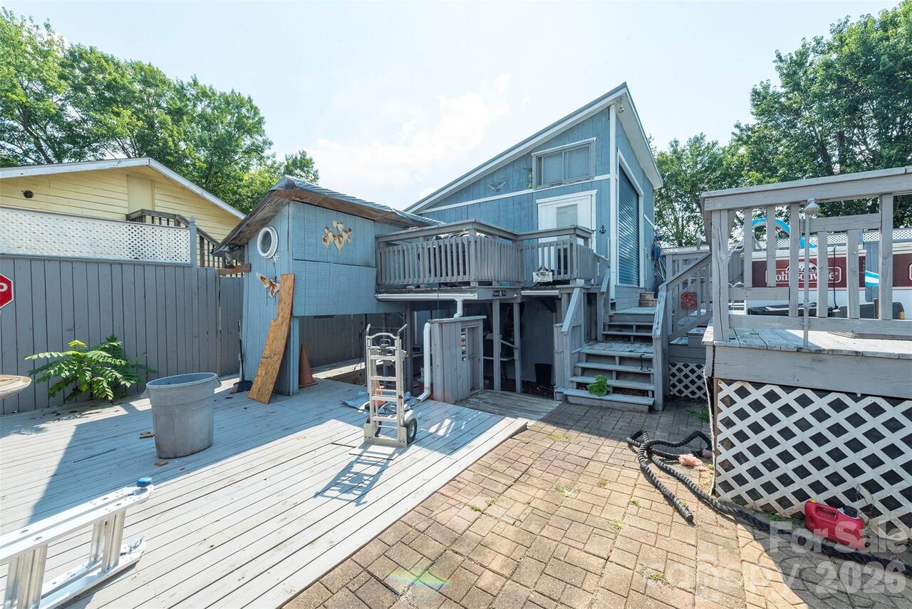 Listing Photo 16