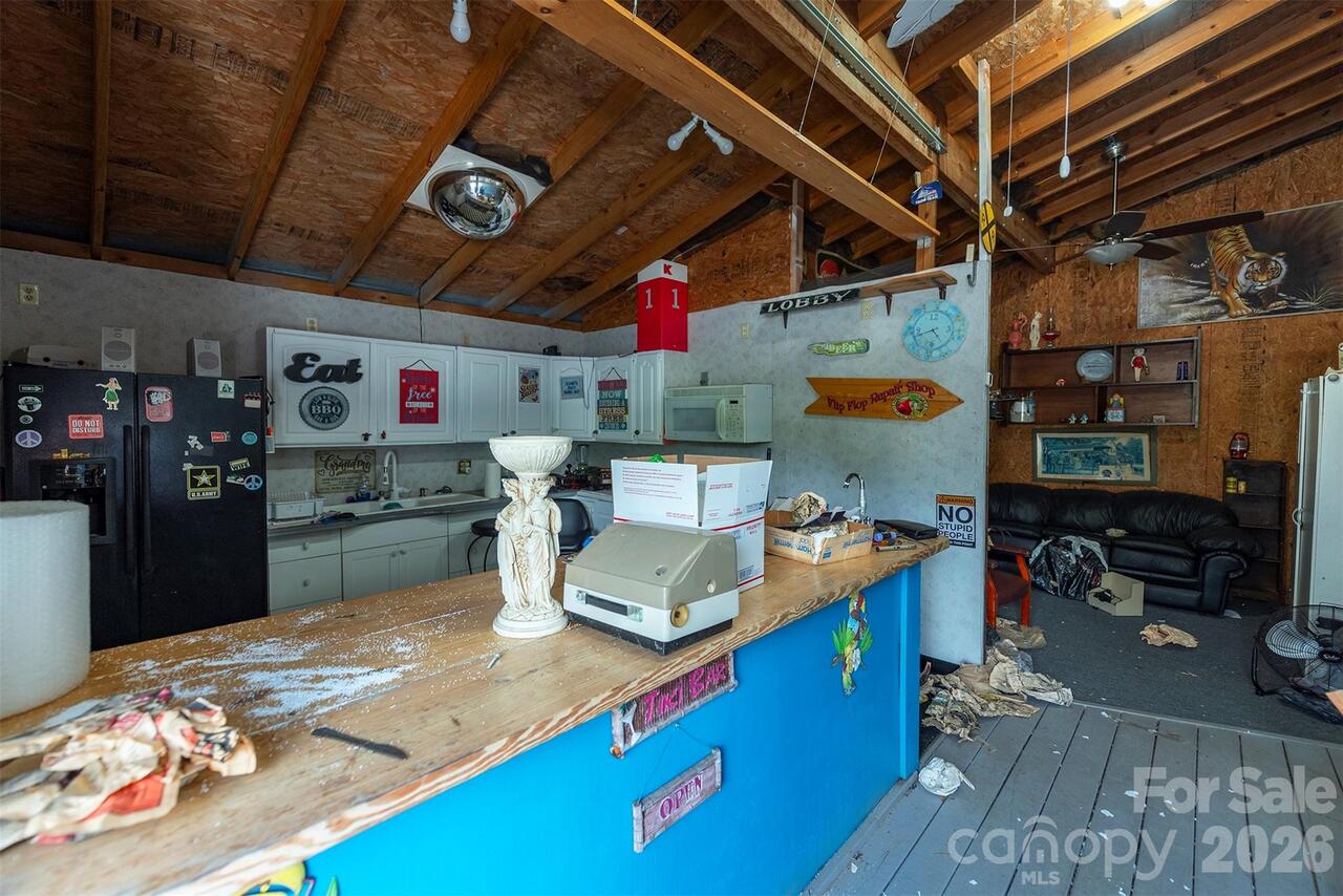 Listing Photo 17