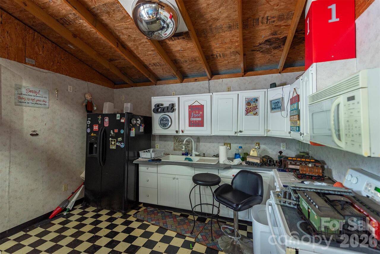 Listing Photo 18