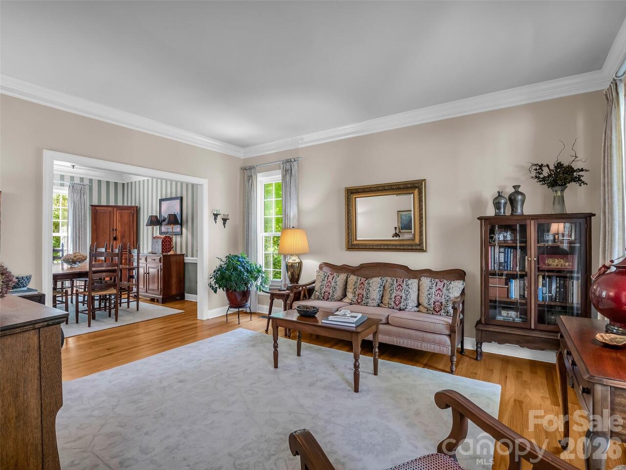 Listing Photo 8