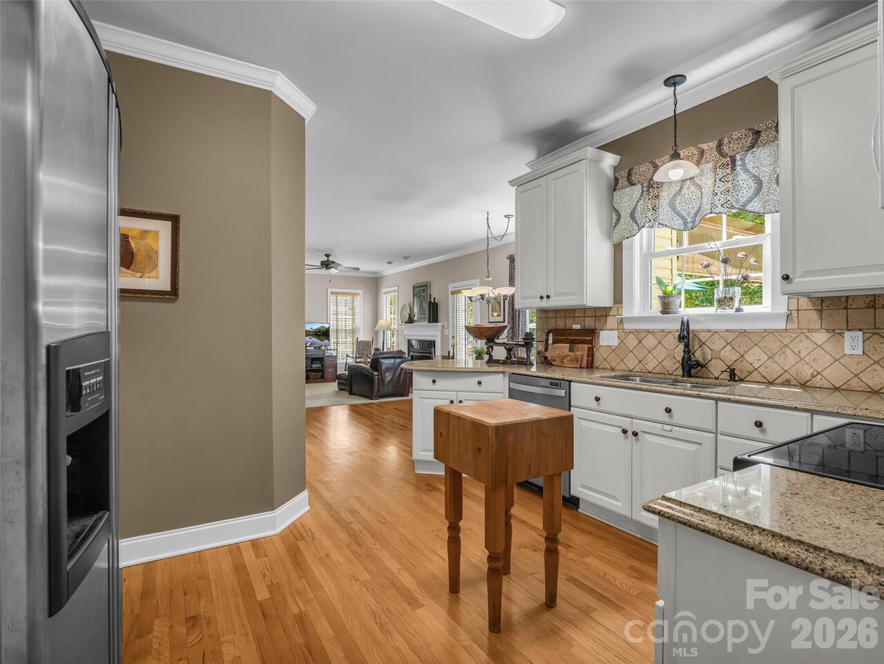 Listing Photo 11