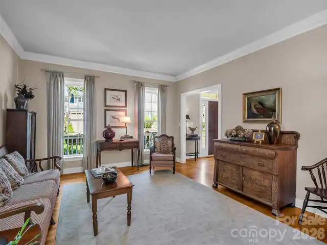 Listing Photo 9