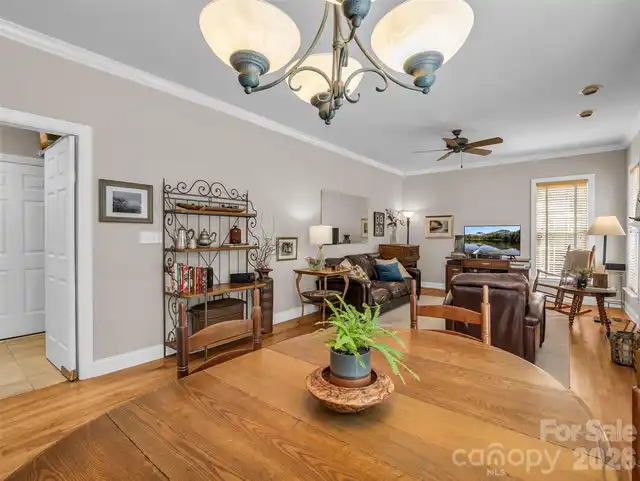 Listing Photo 16