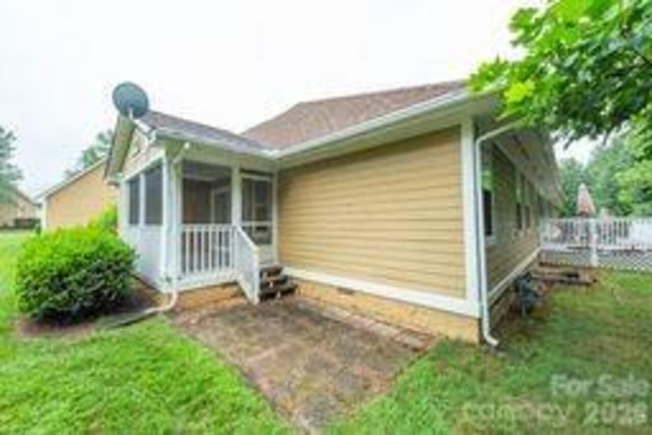 Listing Photo 14
