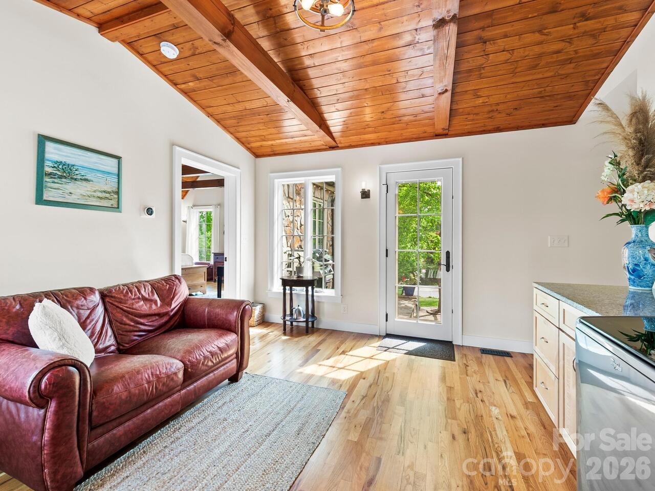 Listing Photo 18
