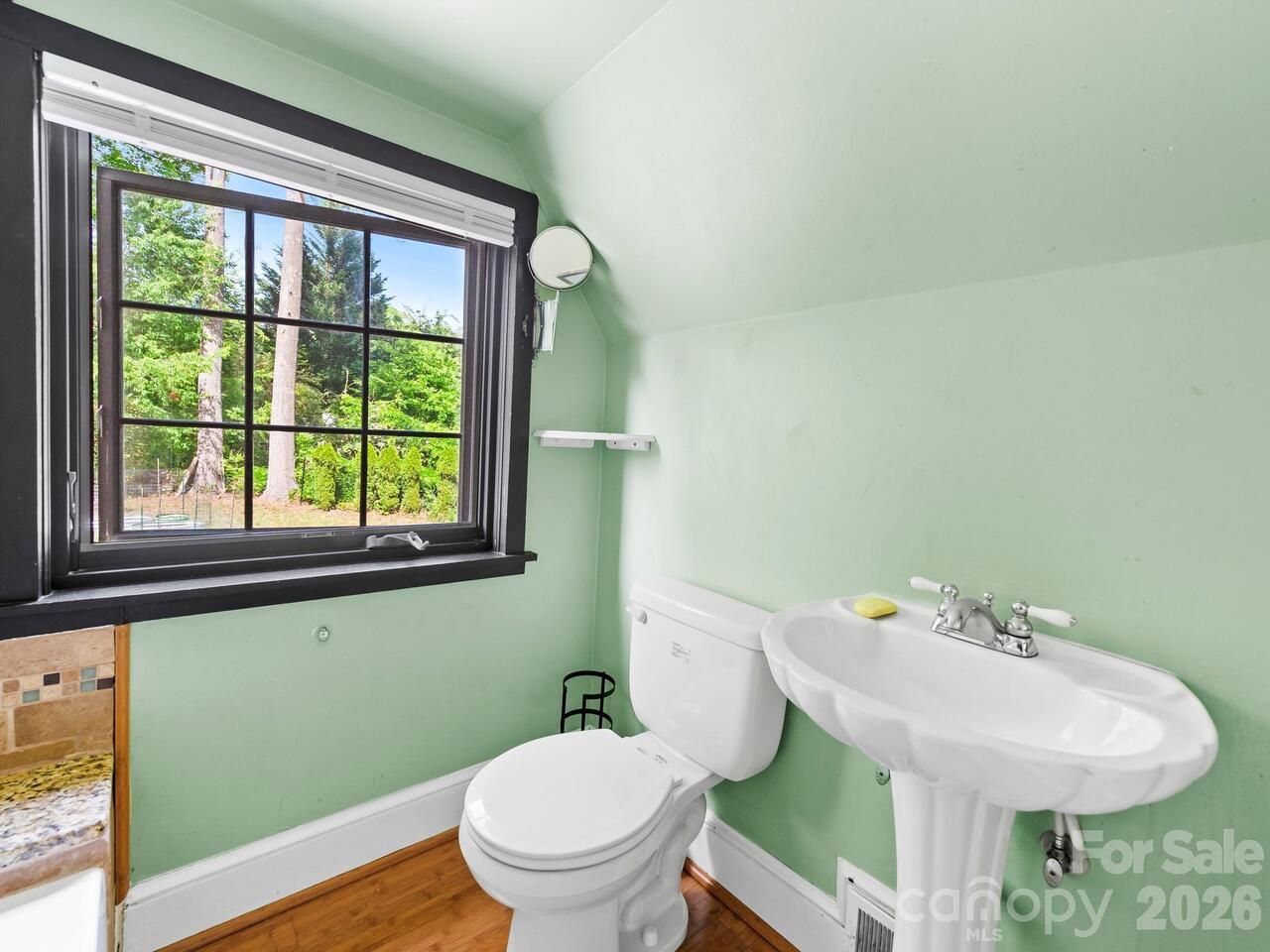 Listing Photo 32