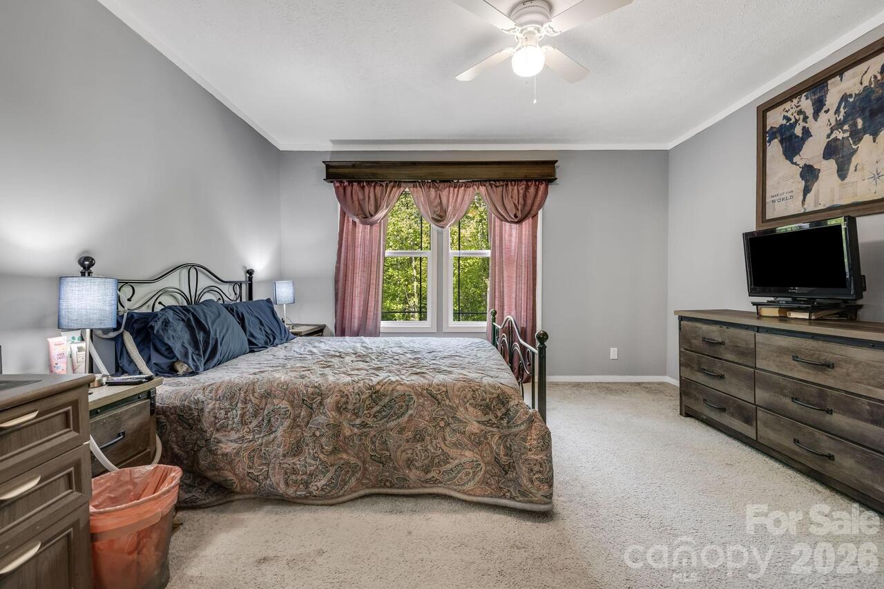 Listing Photo 18