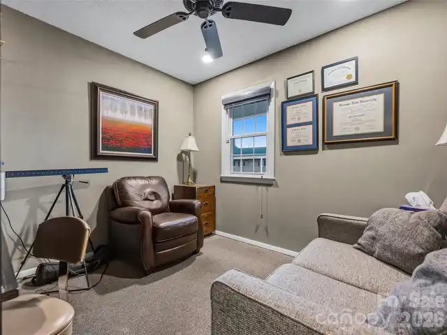 Listing Photo 10