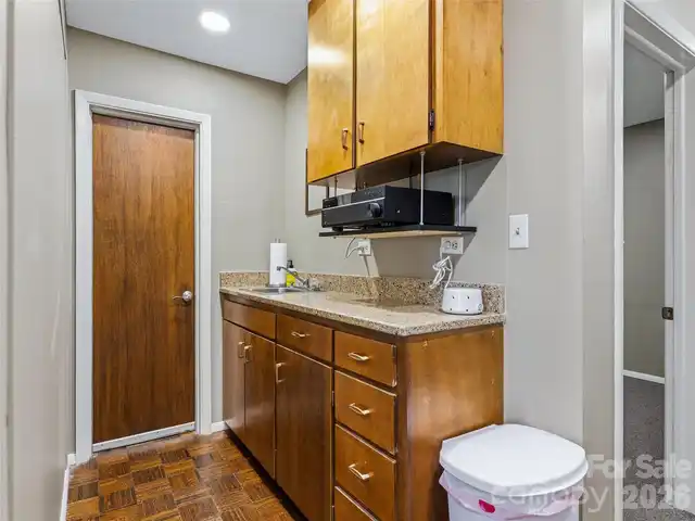 Listing Photo 16