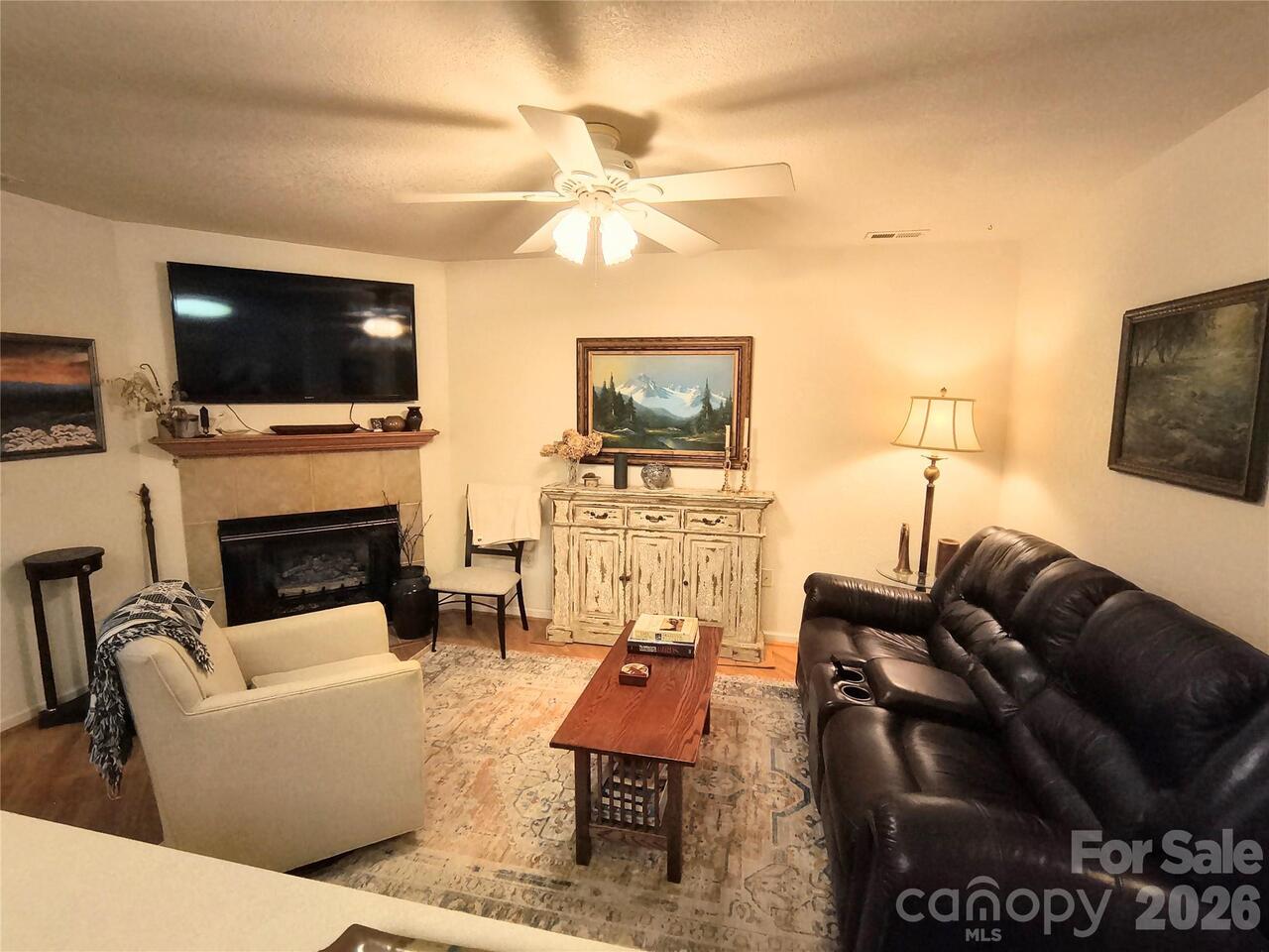 Listing Photo 5