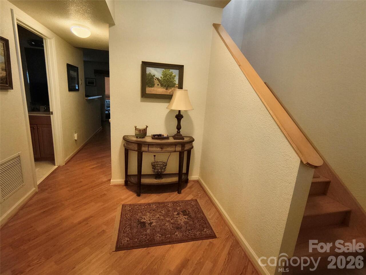 Listing Photo 9