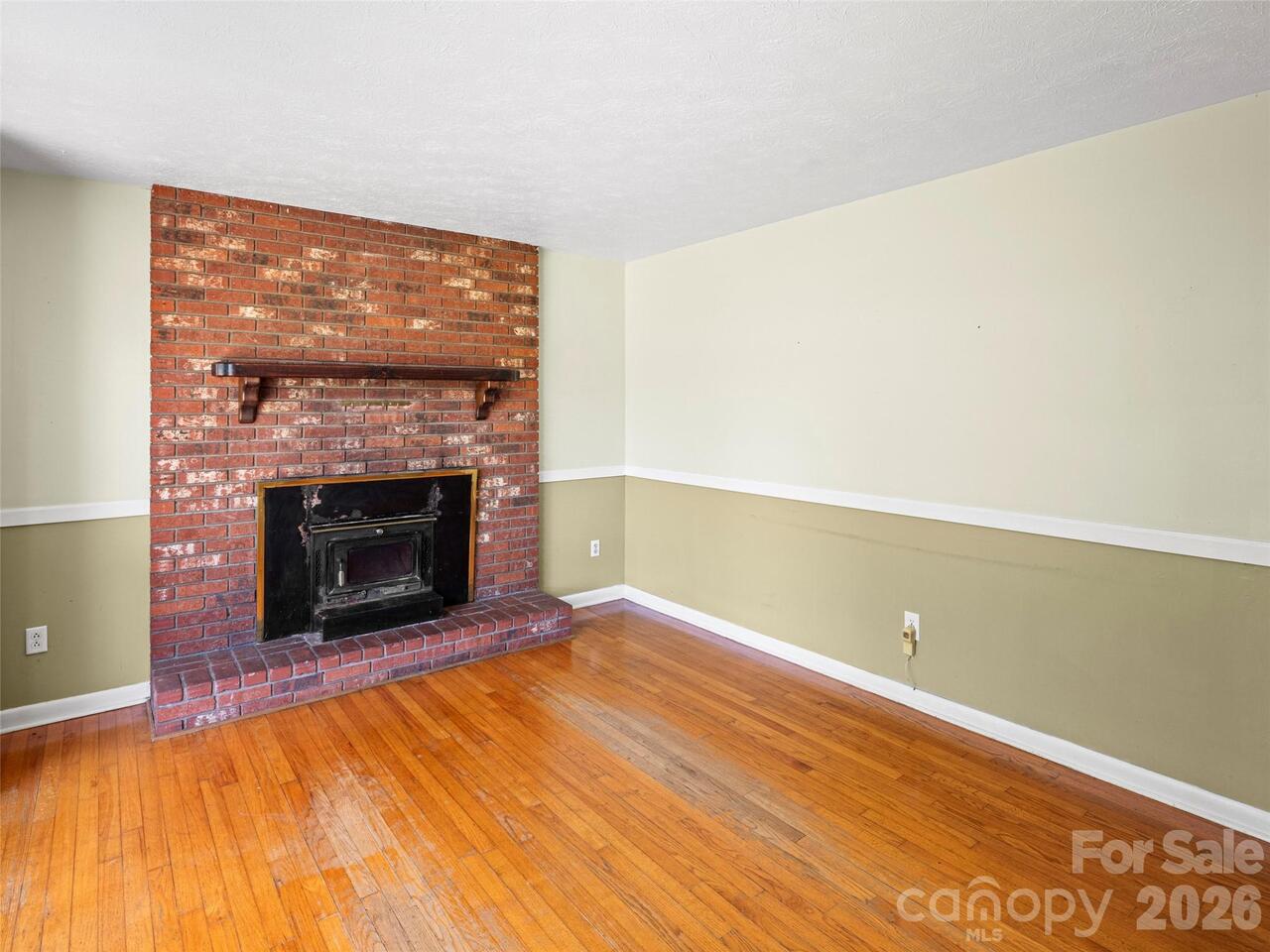Listing Photo 5