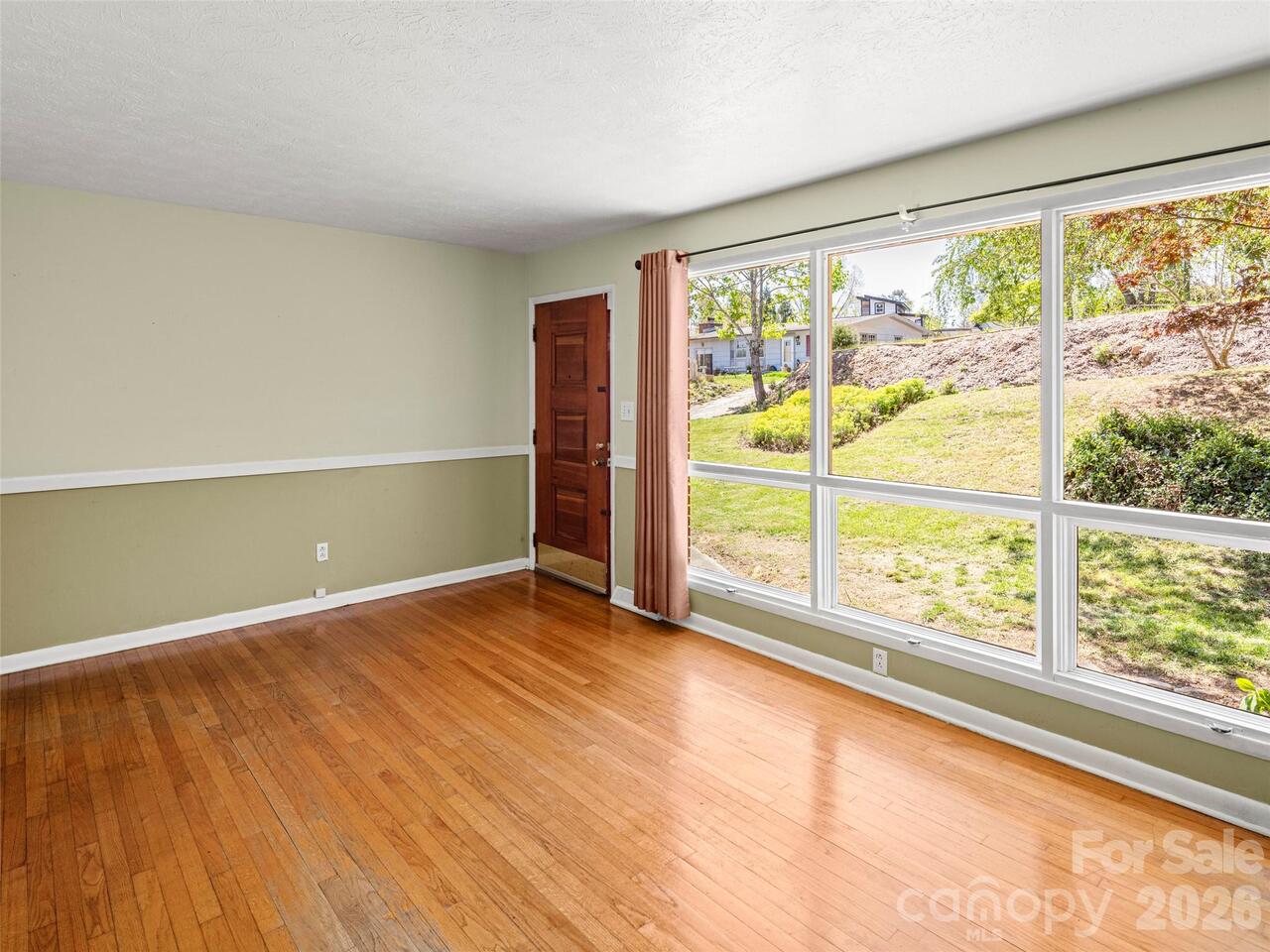 Listing Photo 7