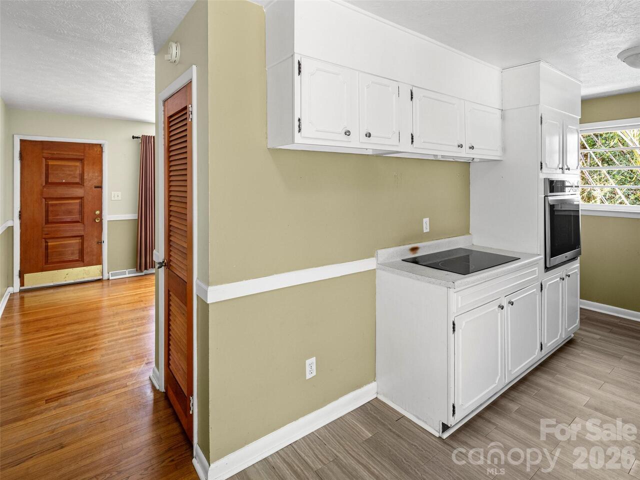 Listing Photo 10