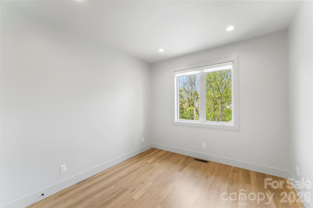 Listing Photo 28