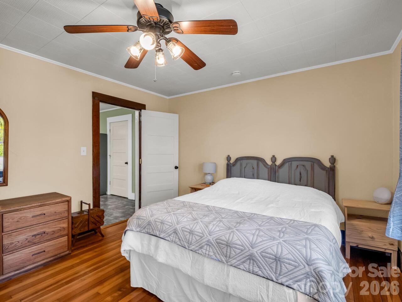 Listing Photo 17