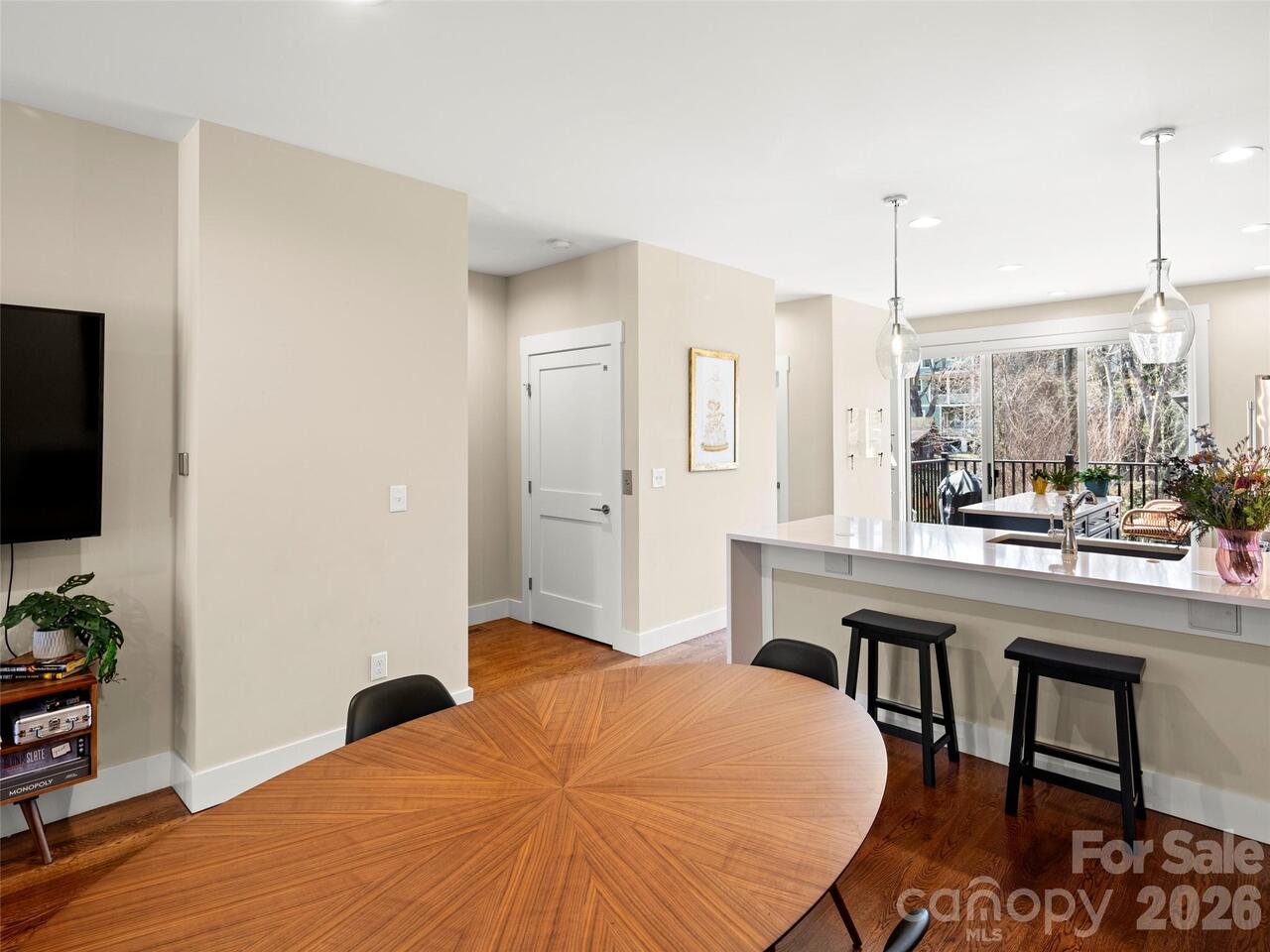 Listing Photo 6